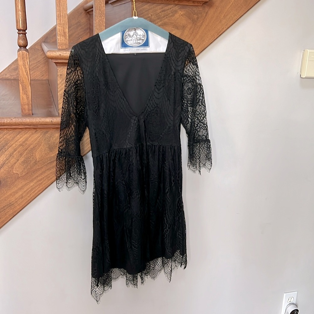 EUC Express lace black dress